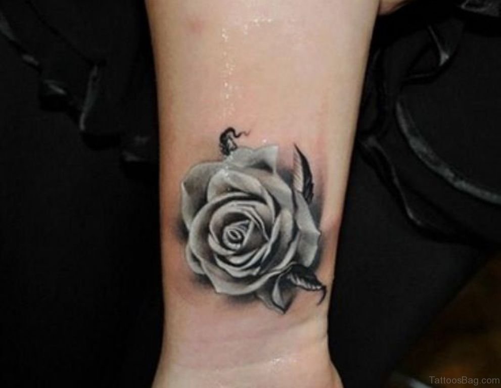 15 Delightful Black Rose Tattoos On Wrist

