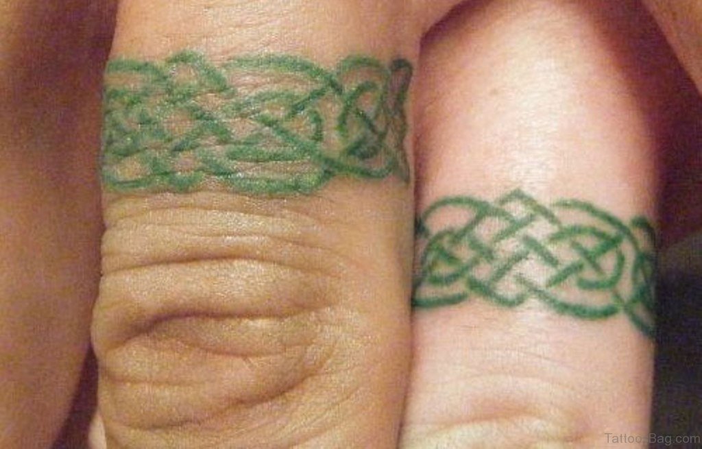 20 Beautiful Wedding Ring Tattoos For Finger