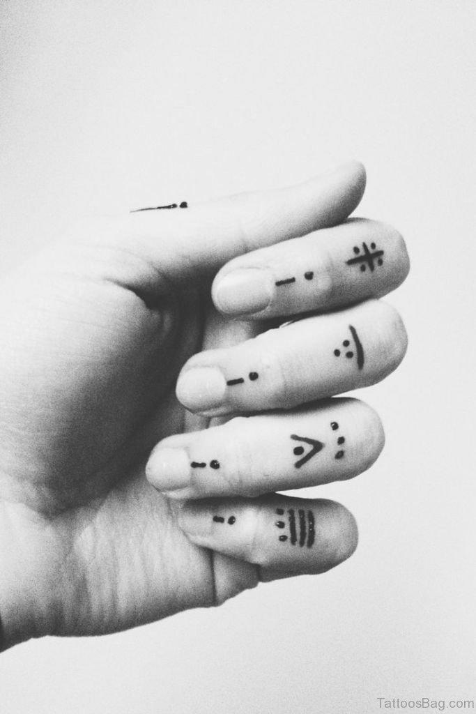 42 Simple Tattoos For Fingers